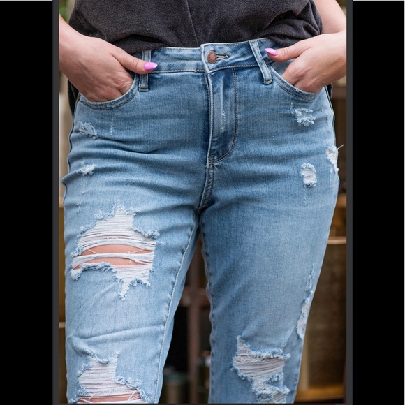 NWT JUDY BLUE High Rise Distressed Boyfriend Fit Jeans - Picture 3 of 13